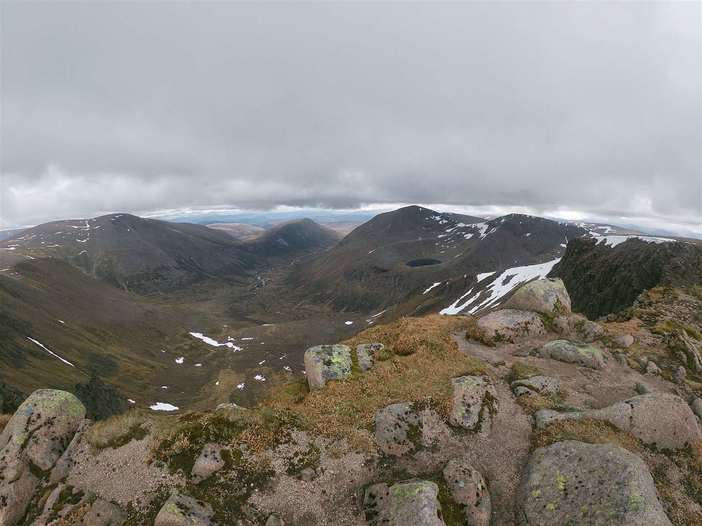 The view over the Lairig Ghru and Ben Macdui from Braeriach.