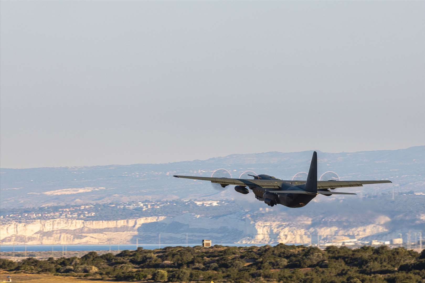 A C-130 Hercules leaves for Sudan (MoD)