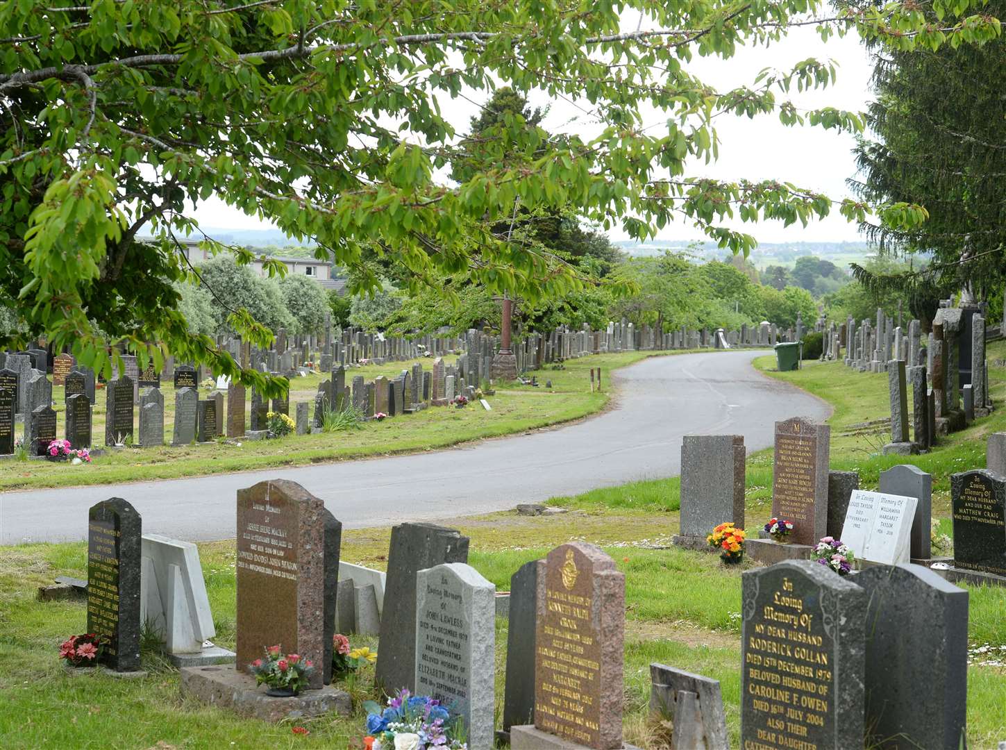 Tomnahurich Cemetery.