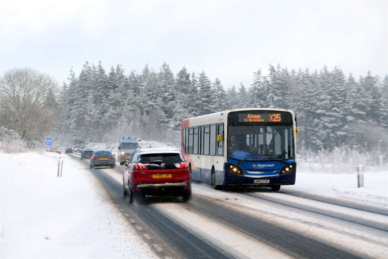A bus on the A9 in the snow. Picture: James Mackenzie