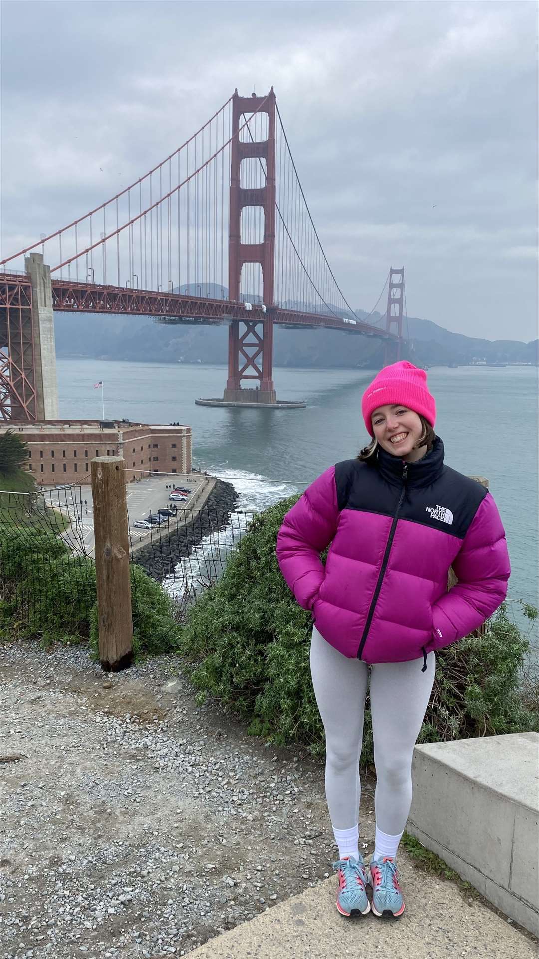 Nóirín in front of the Golden Gate Bridge.