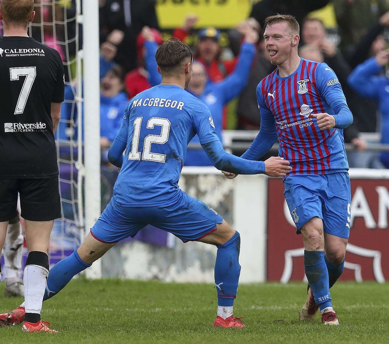Picture - Ken Macpherson, Inverness. SPFL Trust Trophy 3rd Round. Inverness CT(4) v Elgin City(2). 09.10.21. 2 minutes later, and ICT’s Billy McKay celebrates after scoring his 2nd goal.
