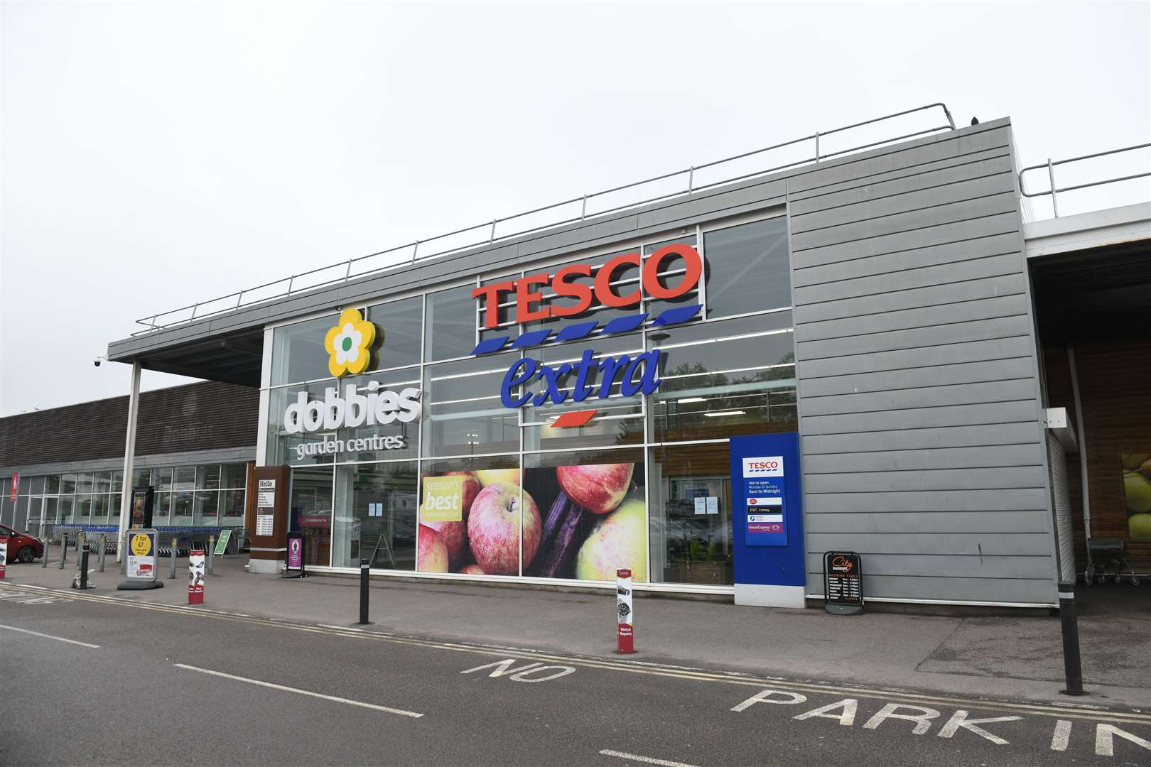 Tesco says there could be traffic gridlock at its Inshes store under plans for the nearby roundabout.