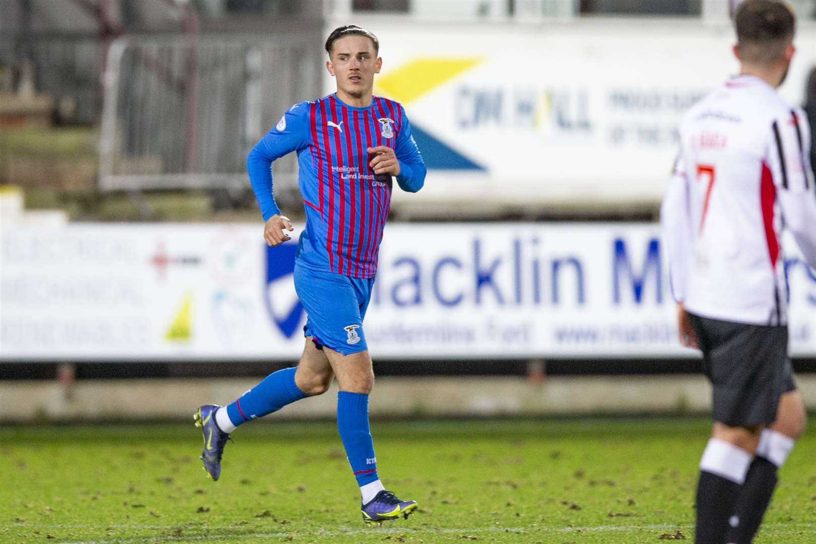 Picture - Craig Brown. Dunfermline(1) v Inverness CT(1). 22.01.22. ICT’s Logan Chalmers makes his debut appearance from the subs bench.