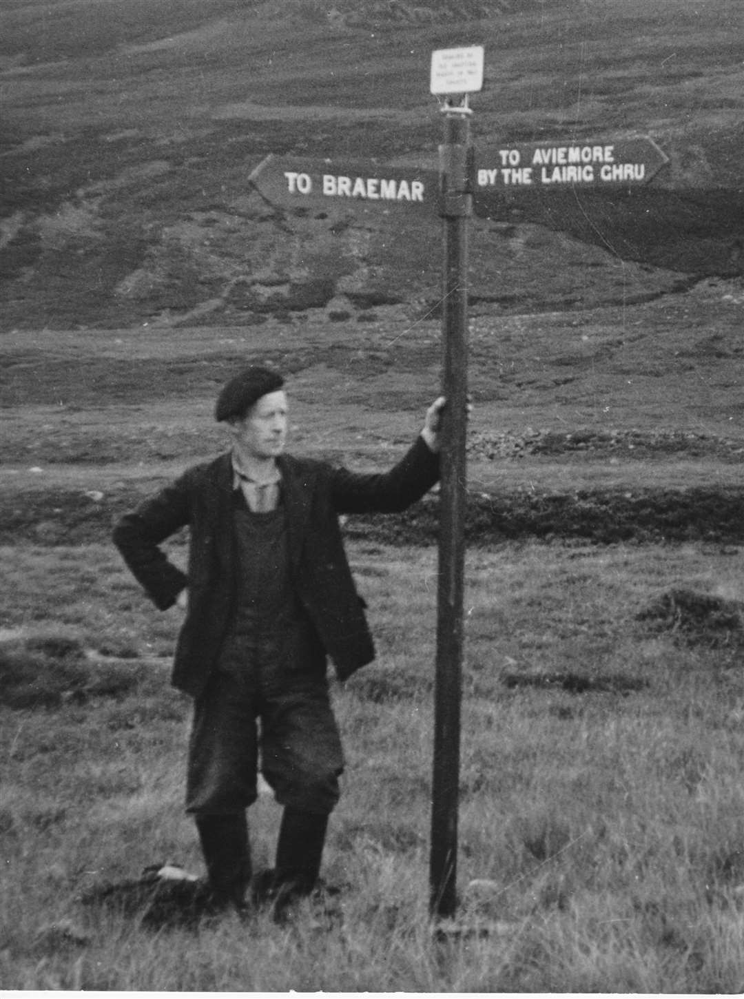 Putting signs back up after the war, this time at White Bridge near Linn of Dee, Braemar. Picture: ScotWays Archive Collection