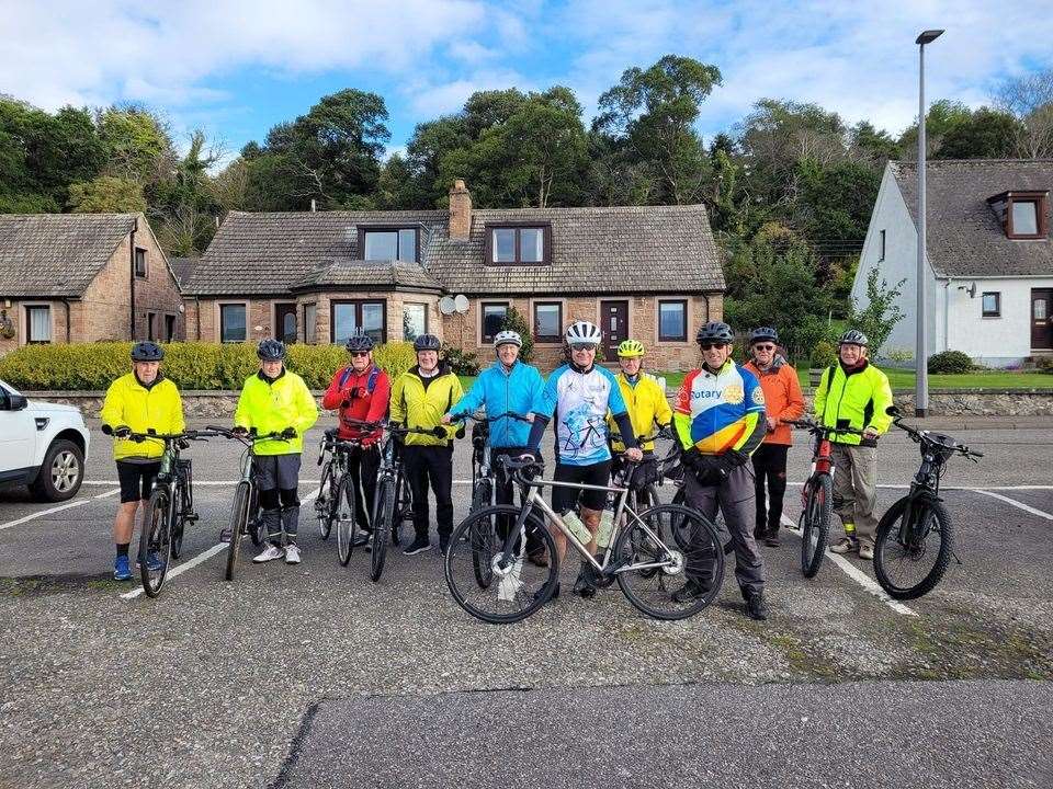 Club President Sandy Murray is pictured with organiser Rotarian Tony Jannetta and the rest of the team before their 24mile mile ride.