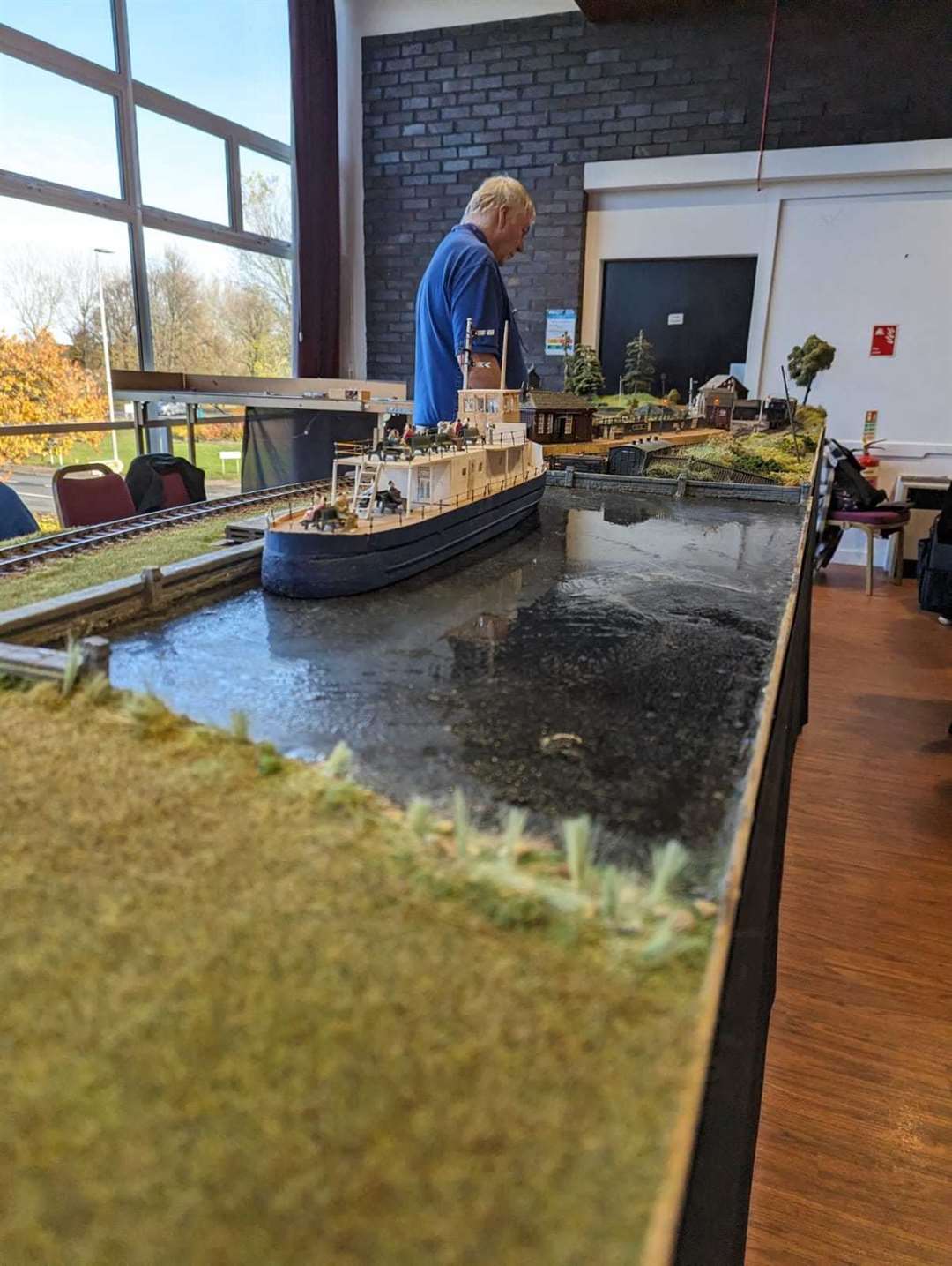 The Loch End layout, which was built by Frank Martin and operated by Frank, Graeme Swanson, Colin Walker and Gerry Parks. Graeme is the operator in the photo.