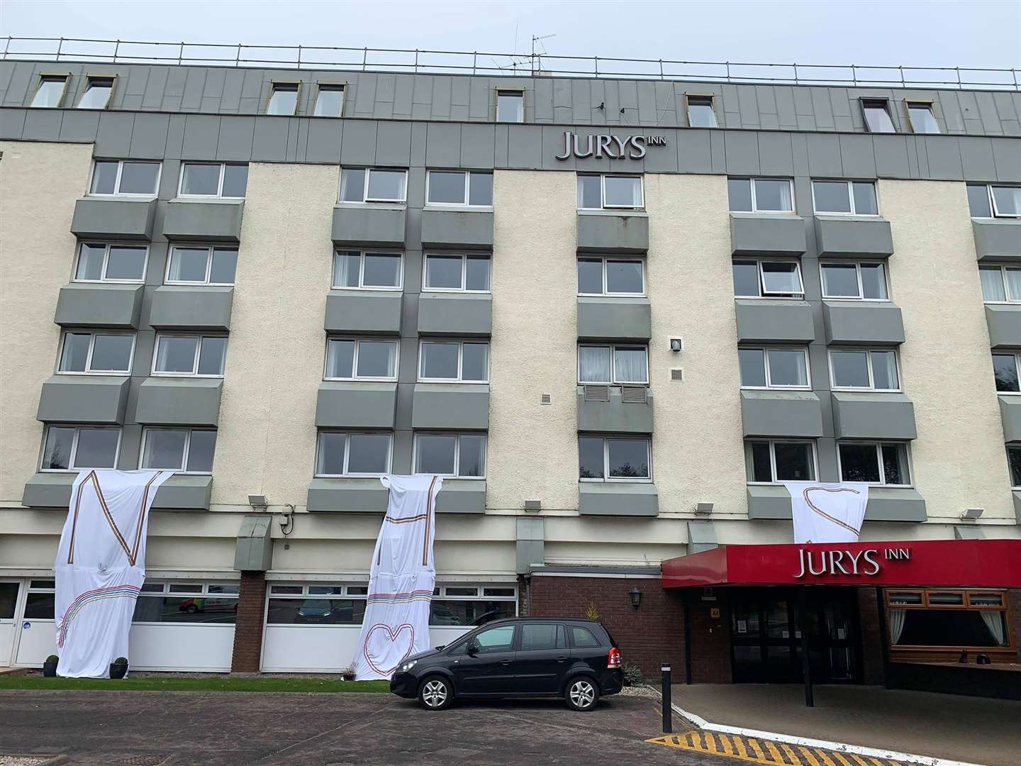 Jurys Inn send love to NHS workers.