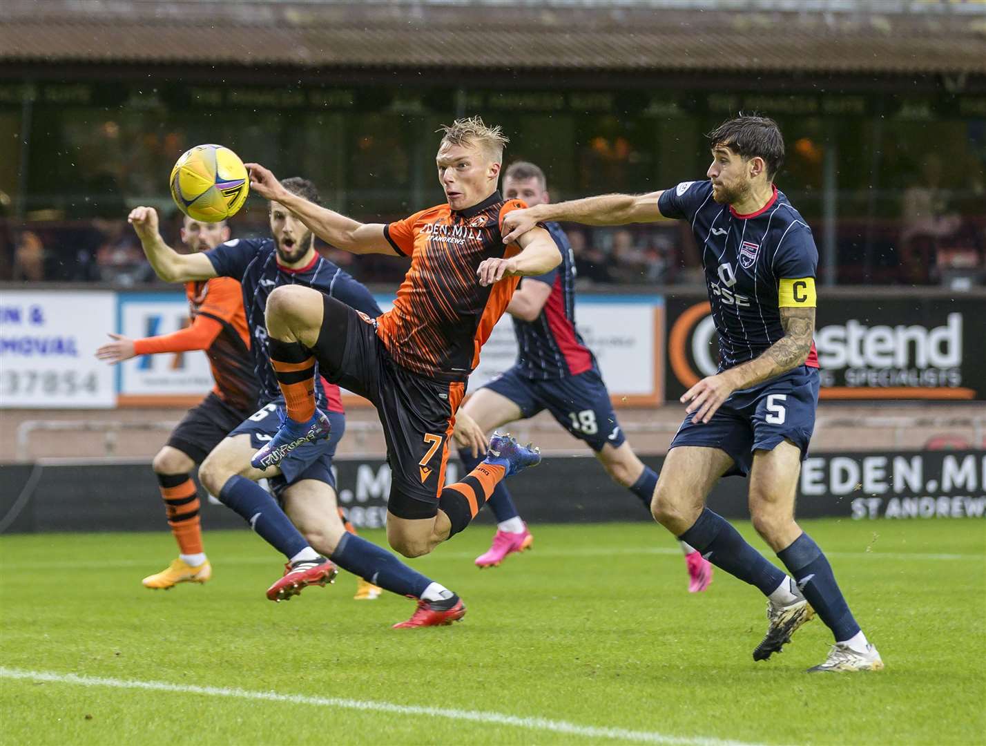 Picture - Kenny Ramsay. Dundee United(1) v Ross County(0). 02.10.21. ILMARI NISKANEN JUST FAILS TO SCORE