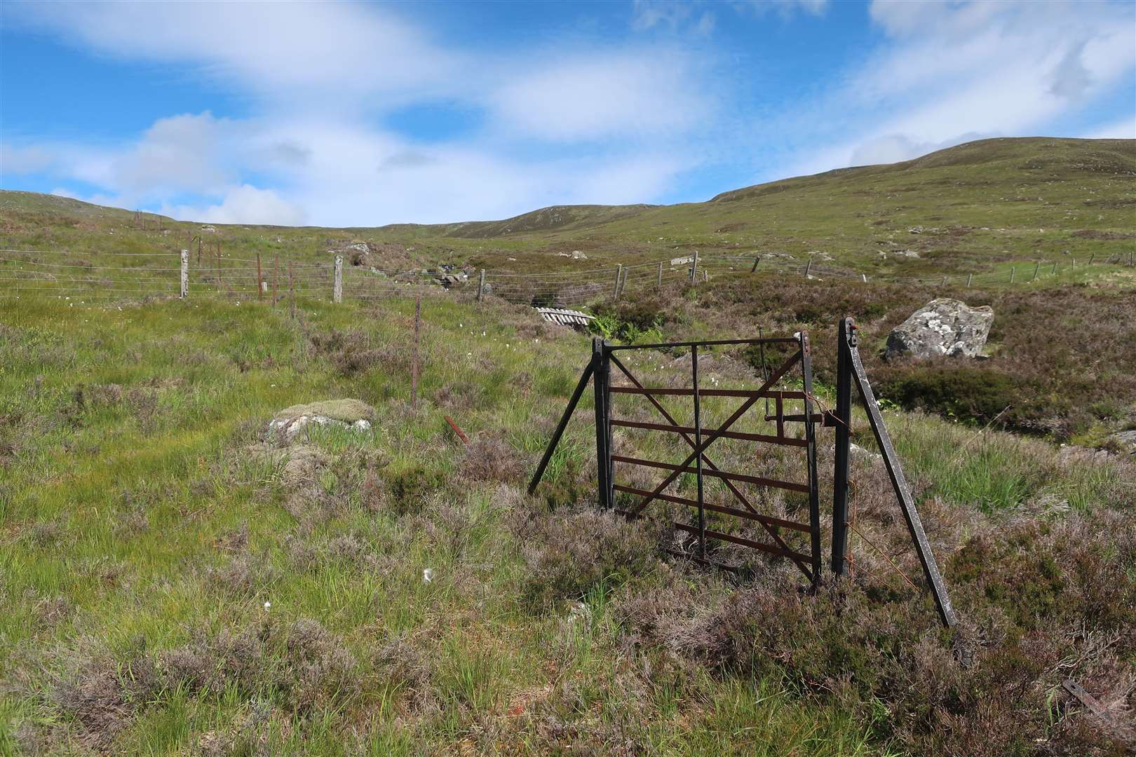 A gate on the old fenceline that runs right through the corrie and continues on the summit plateau of Gael Charn.