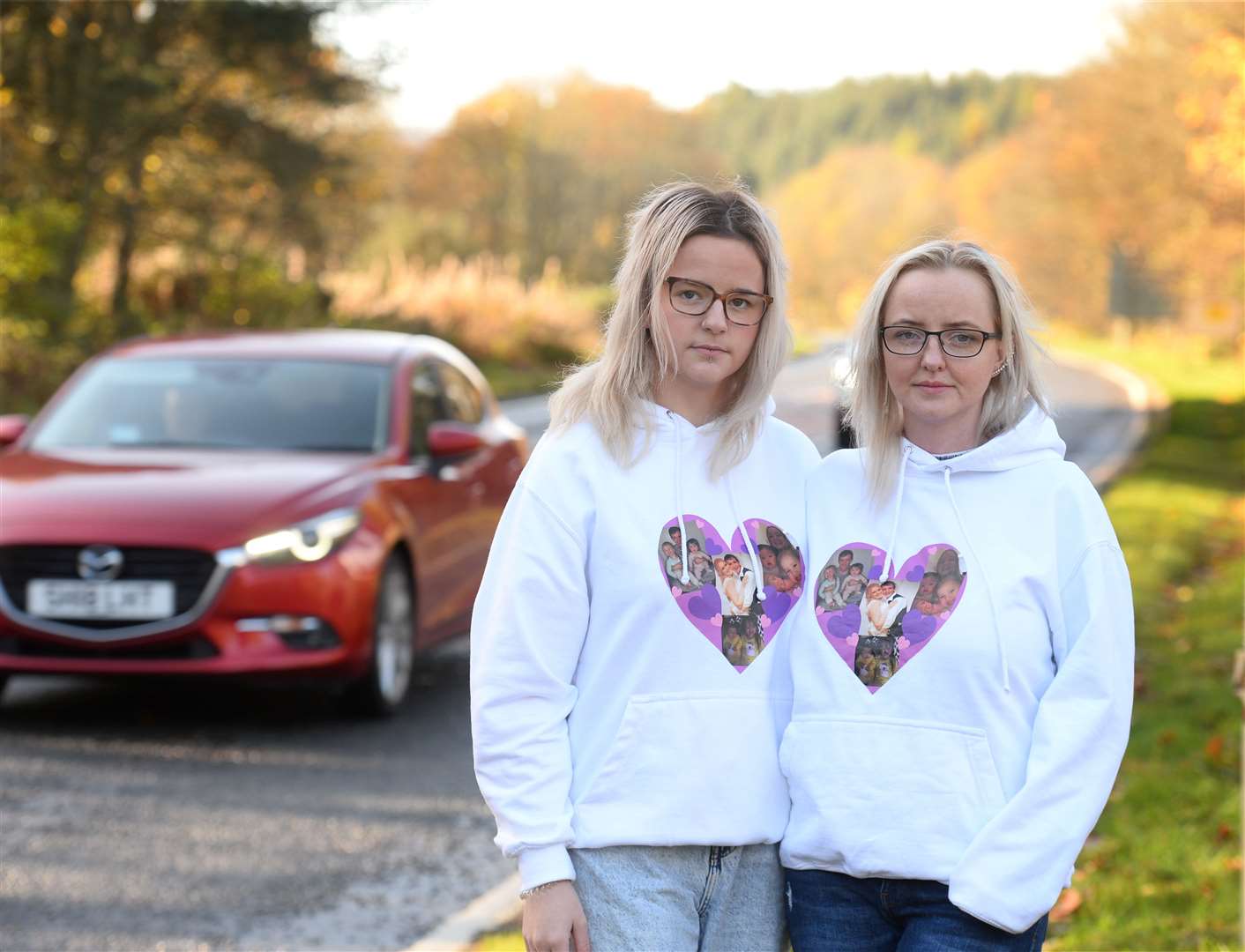 Beside A82 are Rhys's sisters Vikki Fyall(left) and Jamielee Cousin.