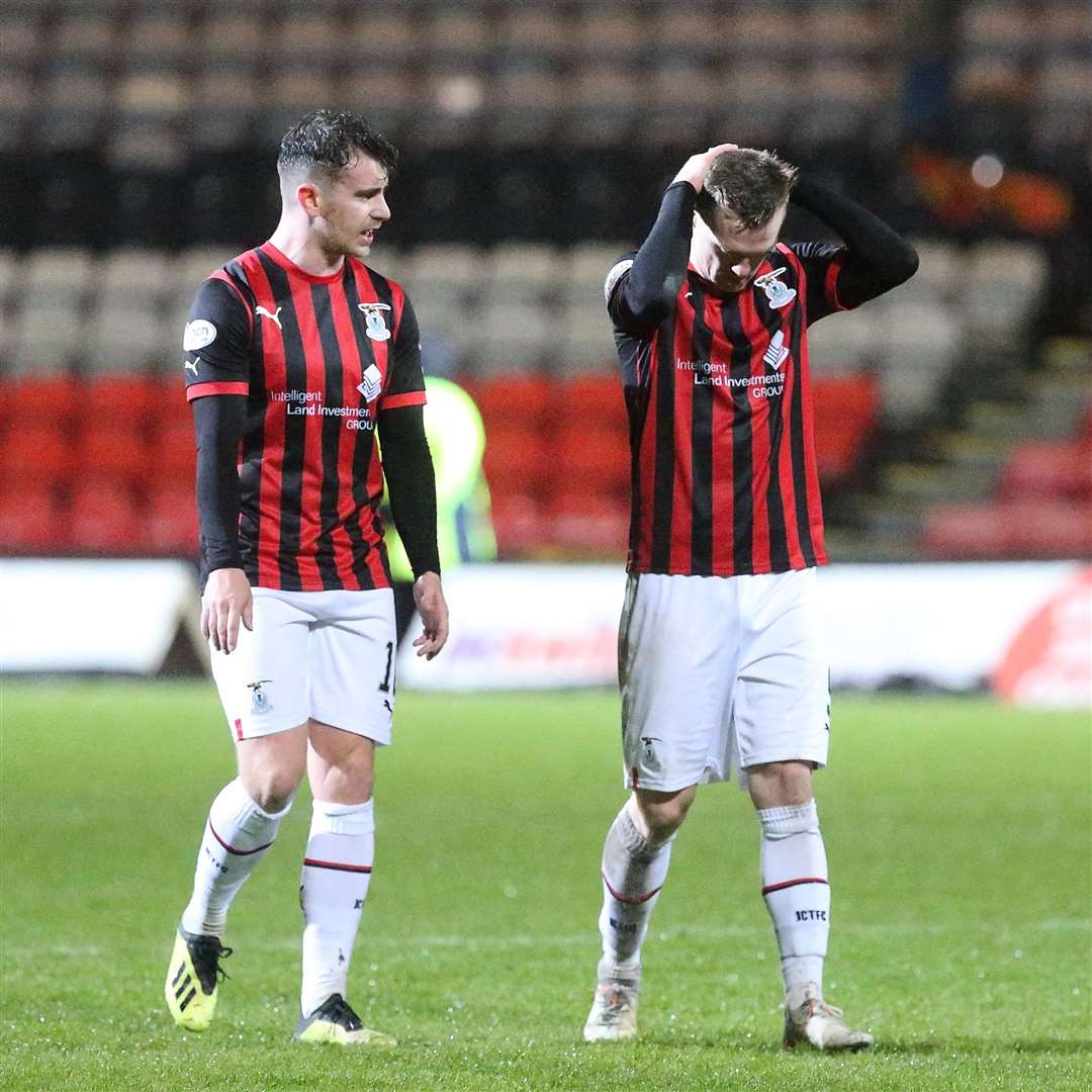 Picture - Ken Macpherson. Partick Thistle(5) v Inverness CT(1) 23/12/22. ICT’s Aaron Doran and Billy McKay at the end.