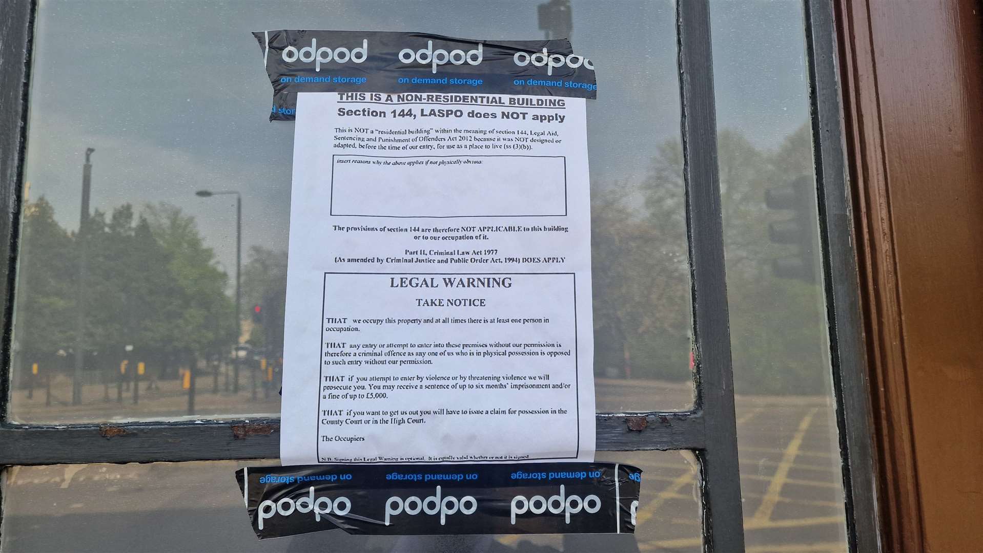 A notice on a window of the York & Albany pub near Regent’s Park (Piers Mucklejohn/PA)