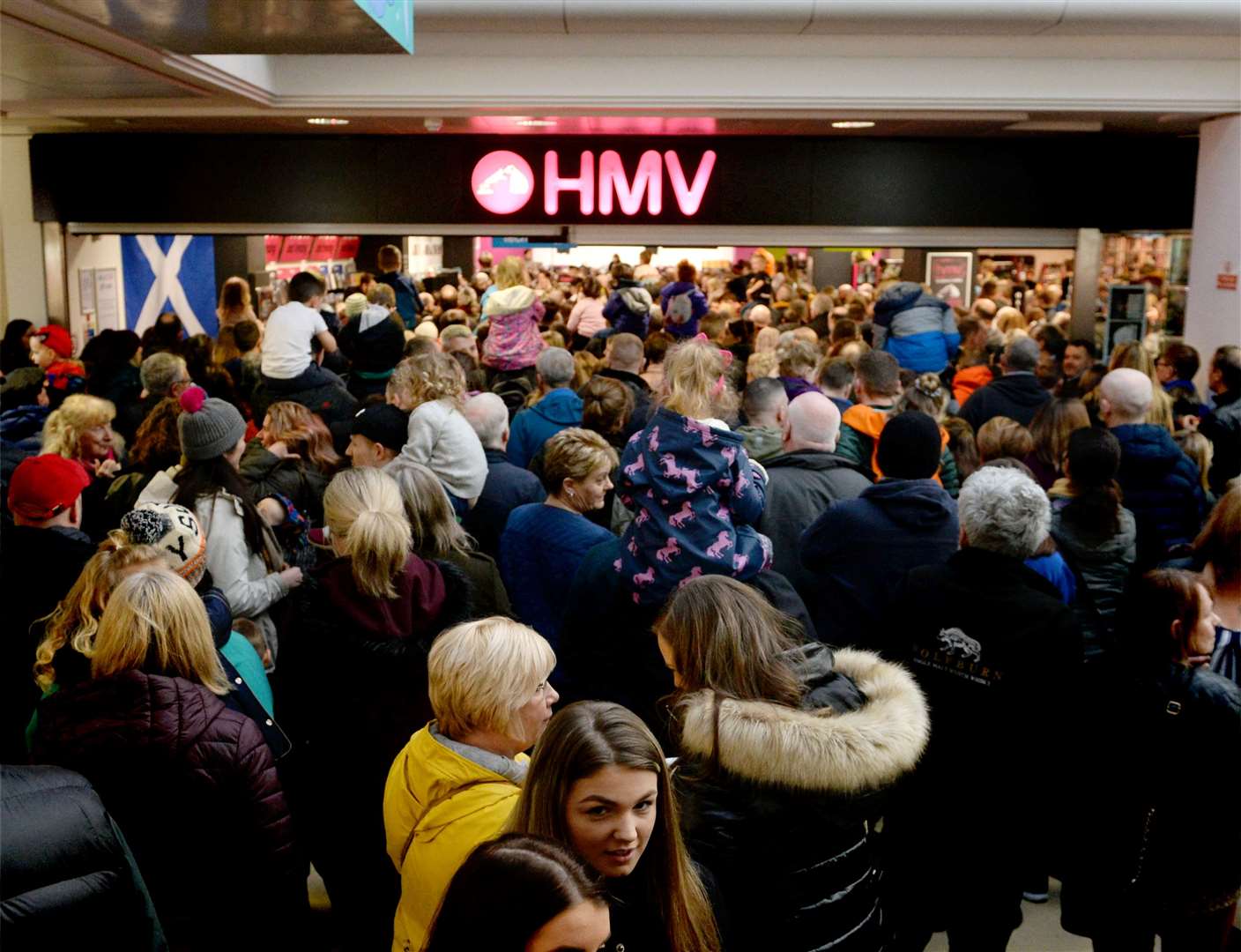 Peat & Diesel fans flock to the HMV store in the Eastgate Shopping Centre.
