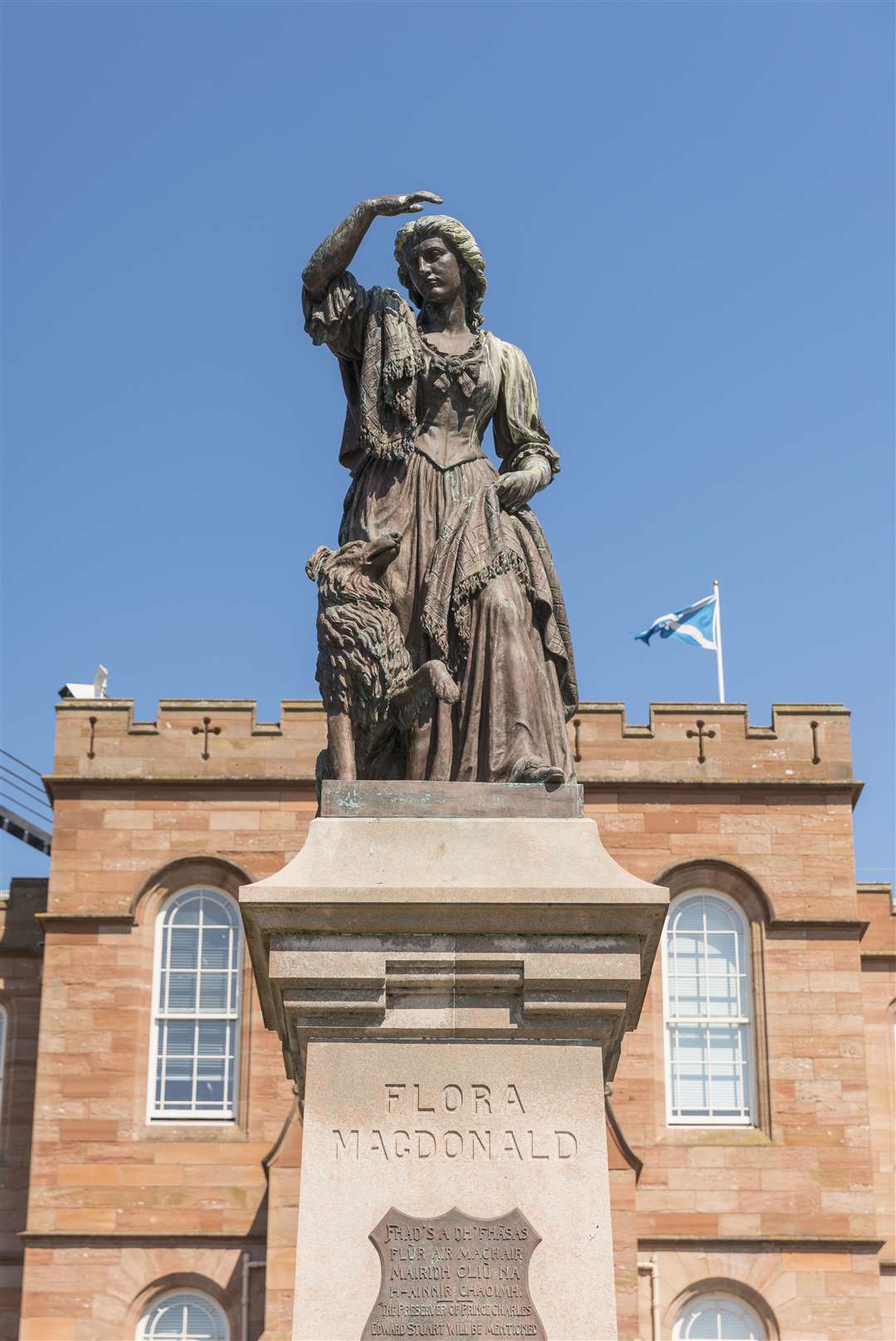 Plans to light up the statue of Flora MacDonald have been submitted.