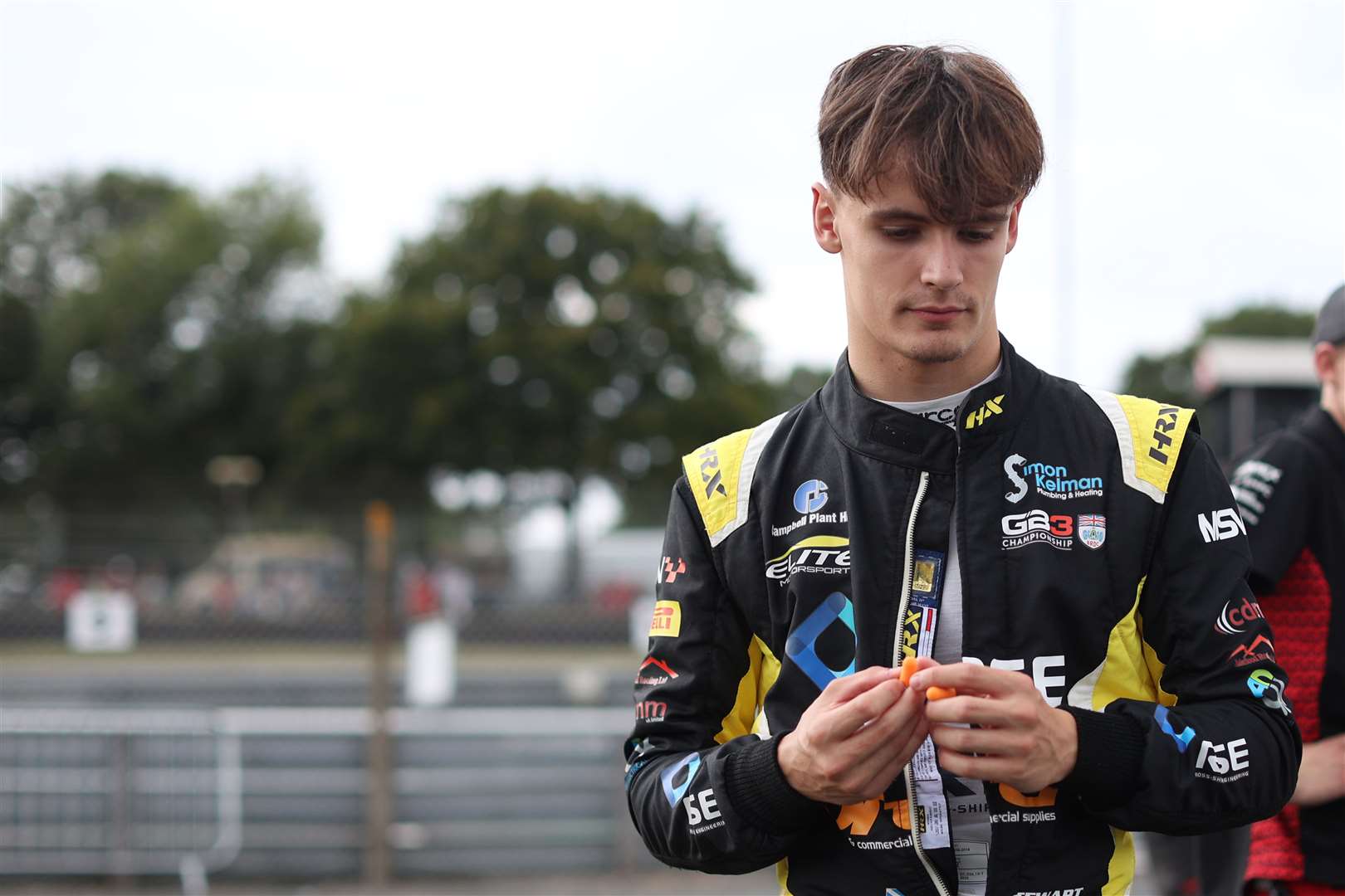 Beauly teenager Ollie Stewart persevered through a string of misfortune to score points in round 18 of the 2023 GB3 Championship.