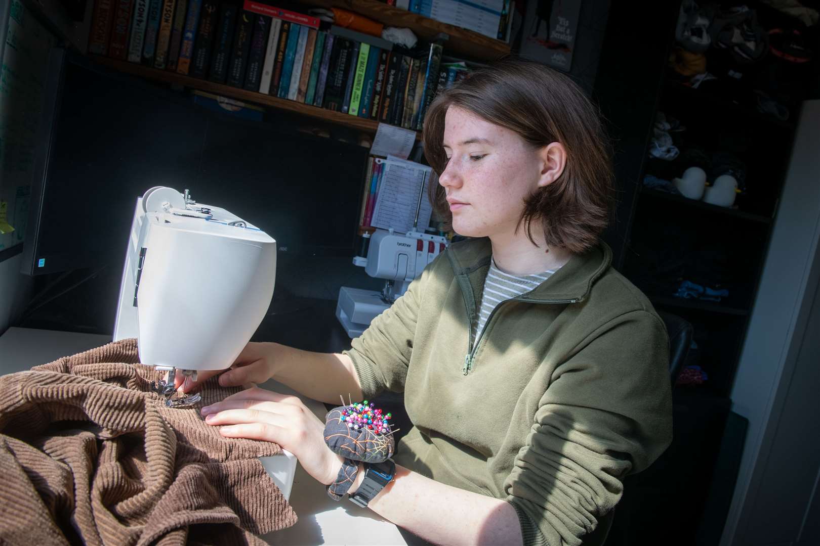 Órla Ní Eadhra at work on her home sewing machine.