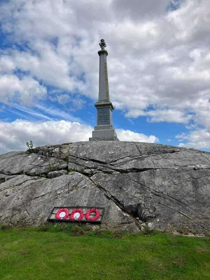 How Stratherrick war Memorial usually looks