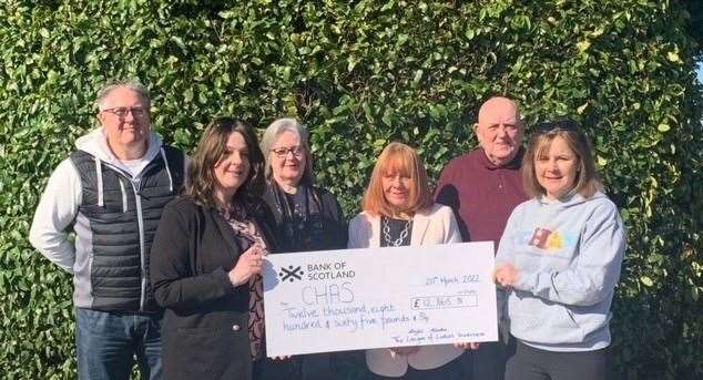 Members of the League of Ladies Fundraising Group, ColinRoy, Amelia Morrison, Linda Mezals, Hazel Mackie, Rab Mulheron withRuathy Donald, Community Fundraiser for CHAS.