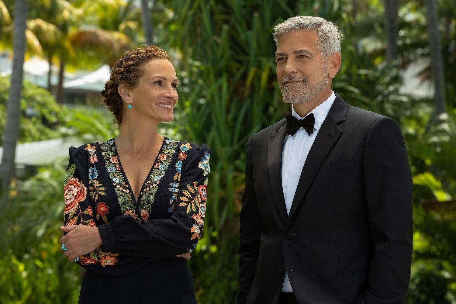 Julia Roberts as Georgia and George Clooney as David in Ticket To Paradise.