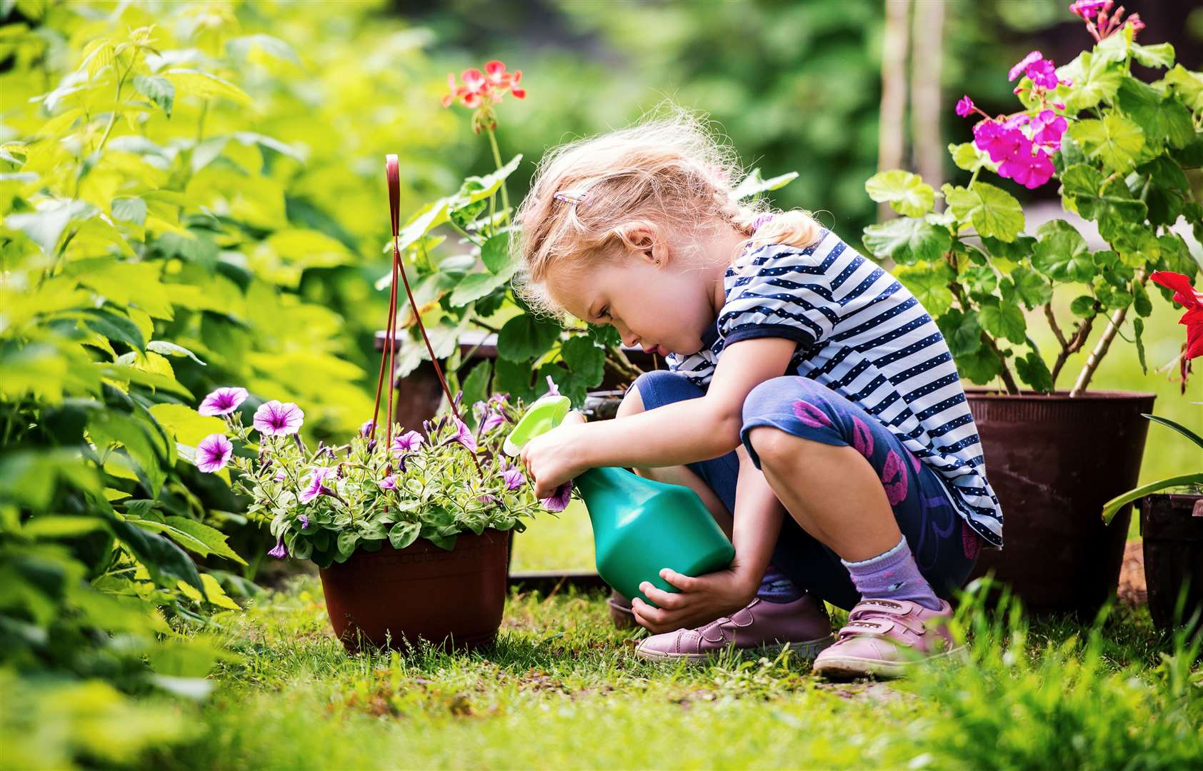 Children love to explore in the garden. Picture: iStock/PA