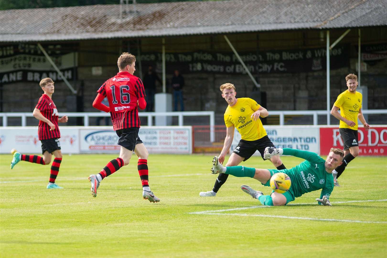 Will Counsell in action for Nairn County. Picture: Daniel Forsyth