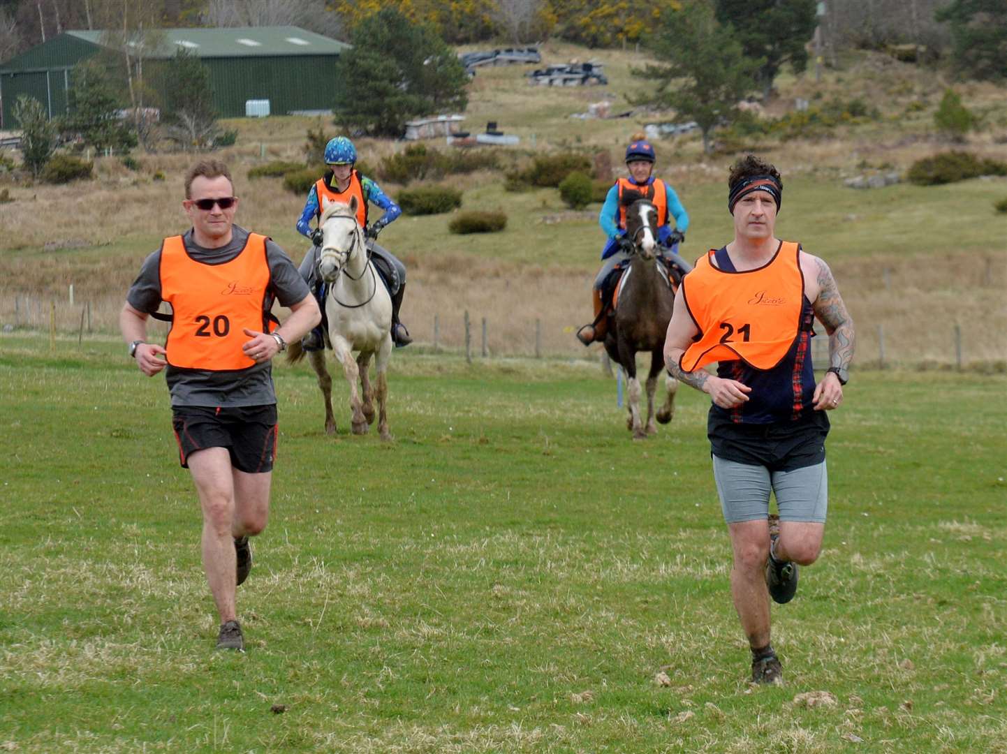 Euan Gorrie and Mark Robb push to the finish with fast closing Charlotte Pumphrey on Eve and Raine Ross on Anika.