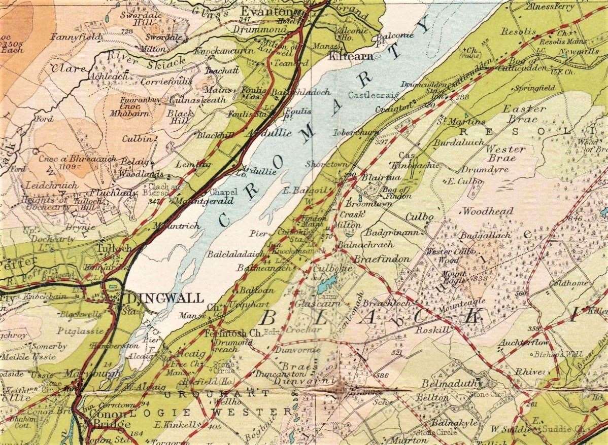 A Bartholemew's map of Ross-shire from around 1919 clearly shows the route o fthe planned railway line, as well as some of the stations. The track - which is marked by a dotted line - can be followed from Conon Bridge to out past Resolis before heading off the page.
