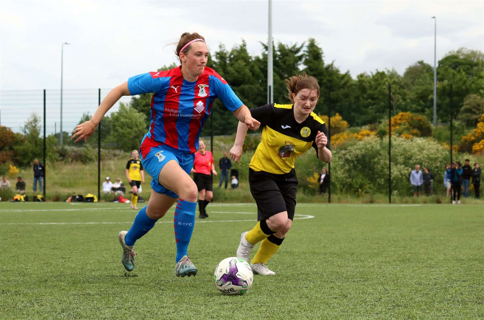 Katie Cleland on the attack. Picture: James Mackenzie