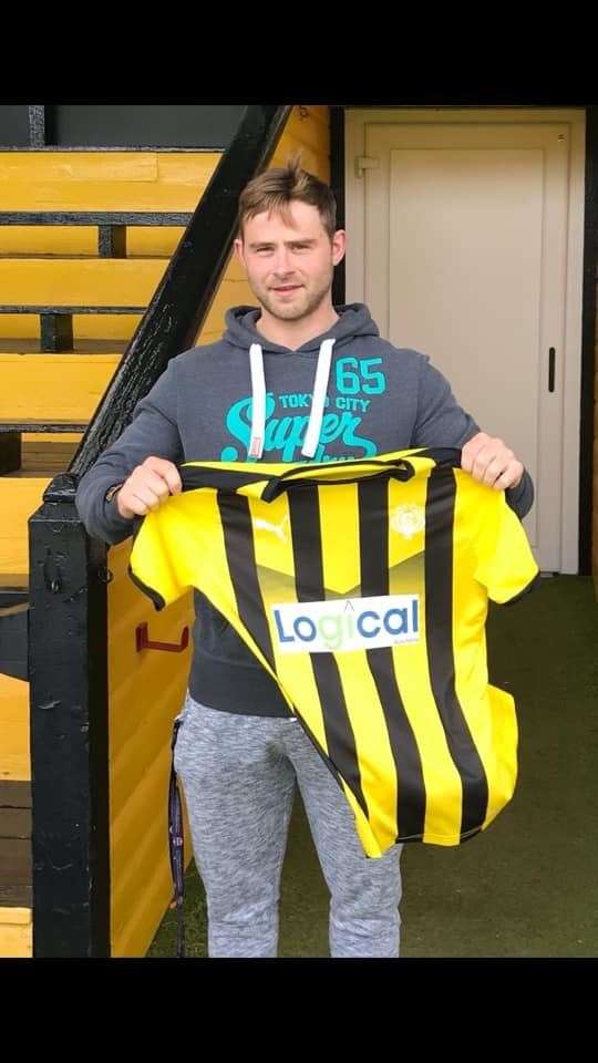 Gordon McNab has signed for Nairn County.