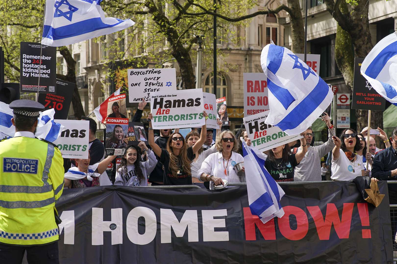 A significantly smaller pro-Israel counter-demonstration also took place at Aldwych (Jeff Moore/PA)