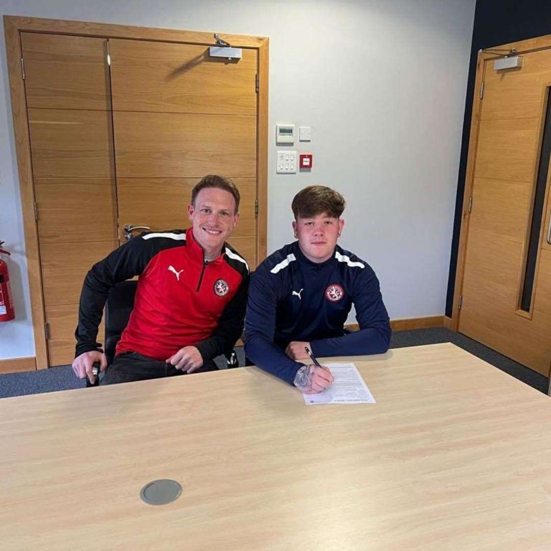 Danny Gillan pictured with Brora Rangers manager Ally MacDonald