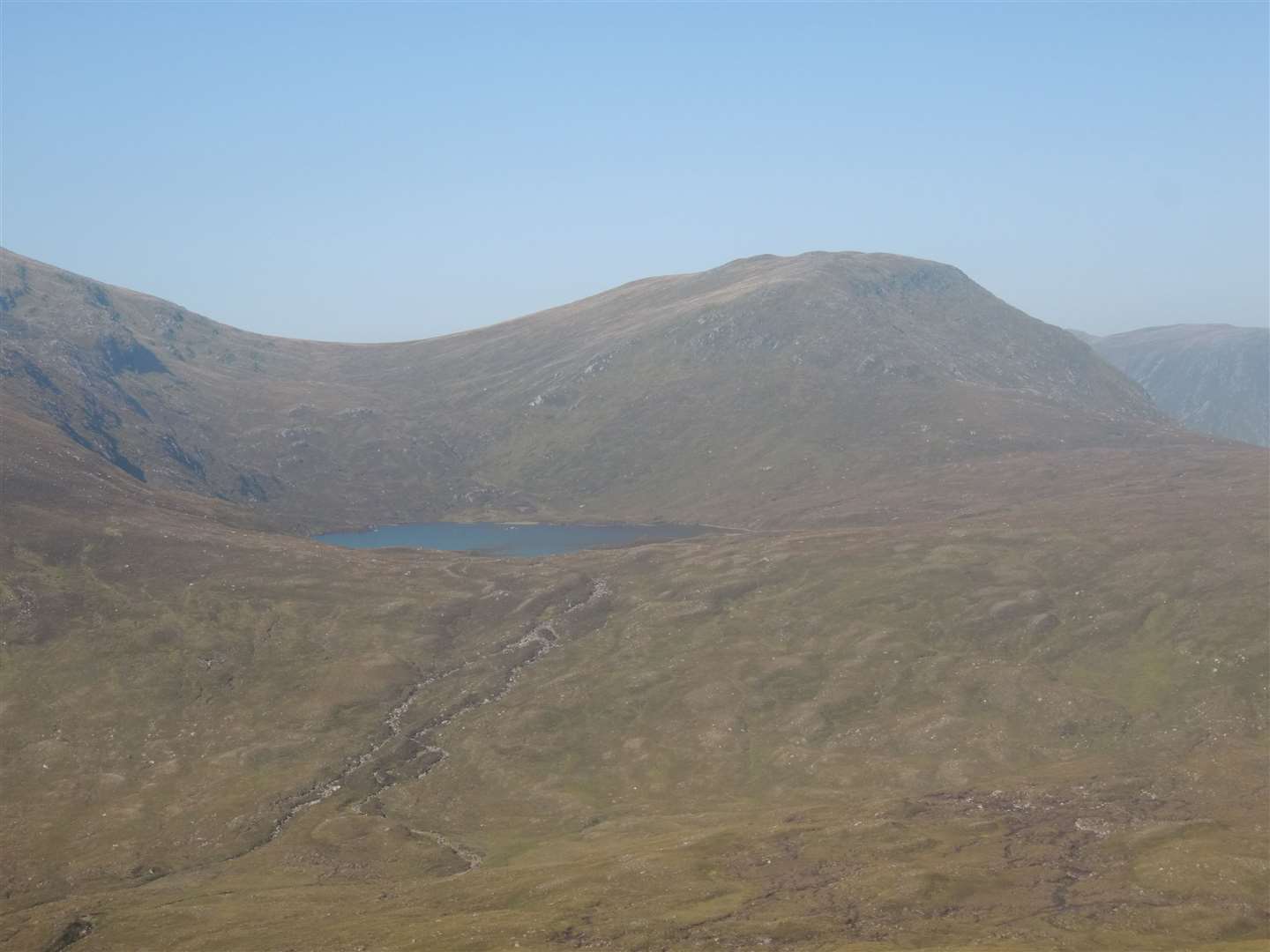 Loch a' Chlaidheimh under Maoile Lunndaidh.