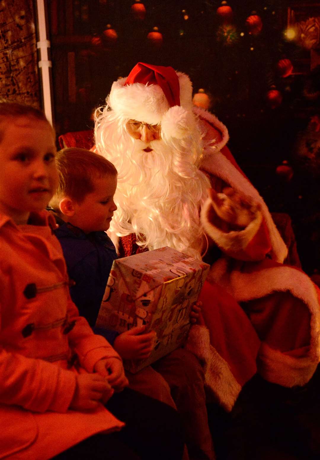 Santa arrives at Dobbies.
