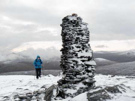 Approaching the giant cairn on the summit of Carn an Fhreiceadain.