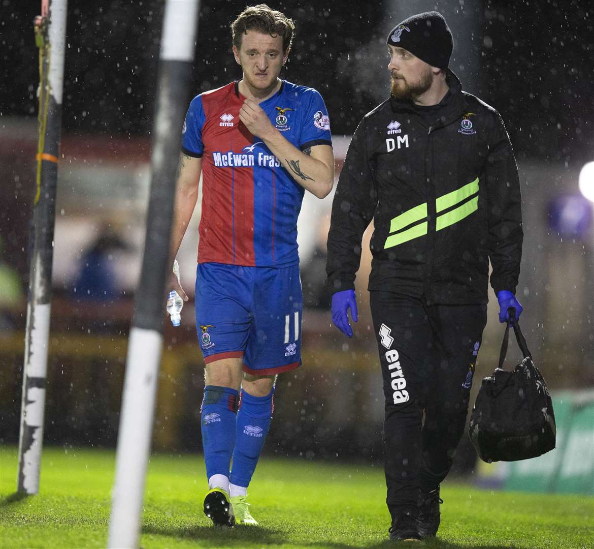 Tom Walsh forced to come off injured with an early injury against Ross County in the Scottish Cup.