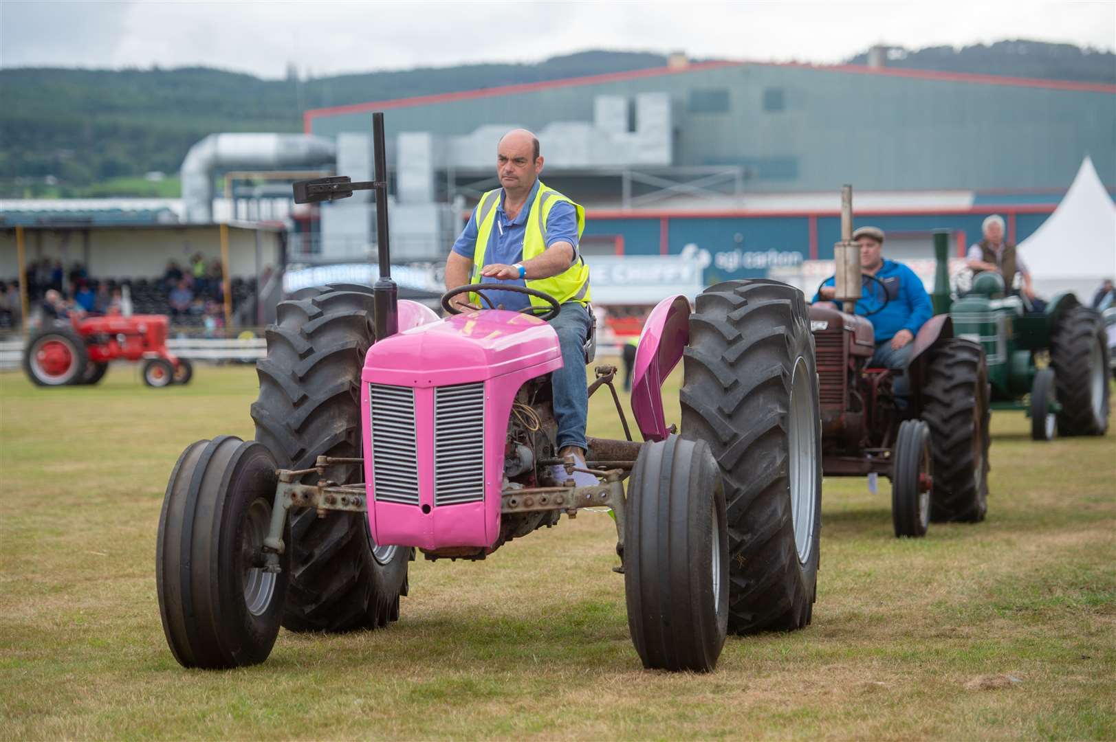 Vintage tractor parade. Picture: Callum Mackay..