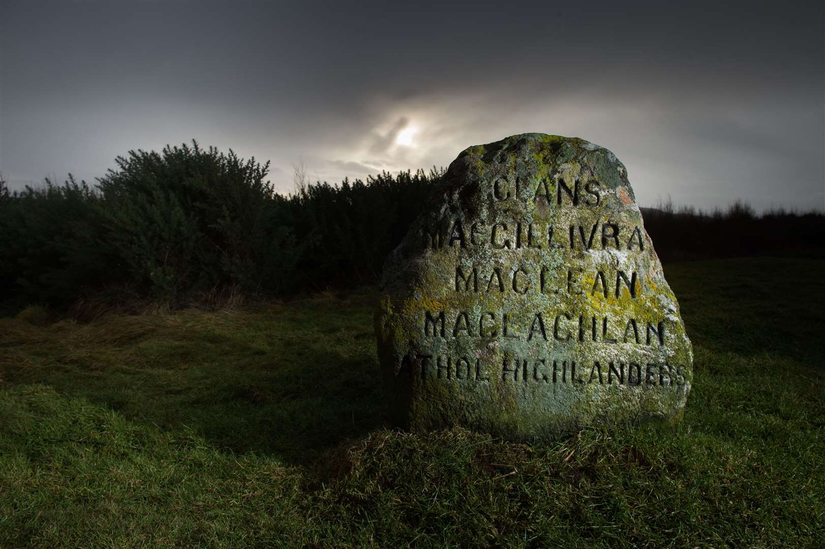 A clan grave marker on Culloden Battlefield.