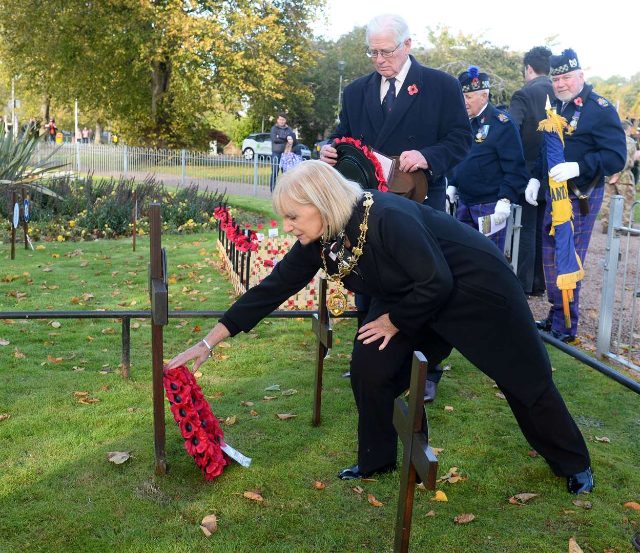 Provost Helen Carmichael lays a wreath. Picture Gary Anthony.