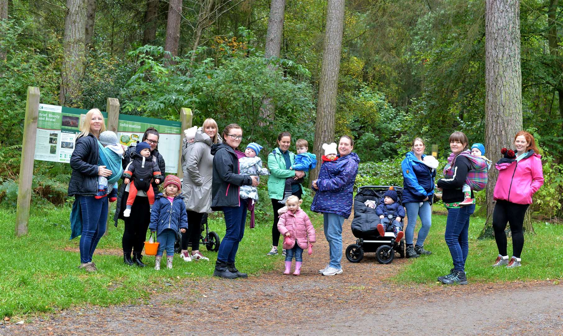 Parent & baby walking group organised by Laurna Hislop (Miss)...All the mums wiith their children...Picture: Callum Mackay..