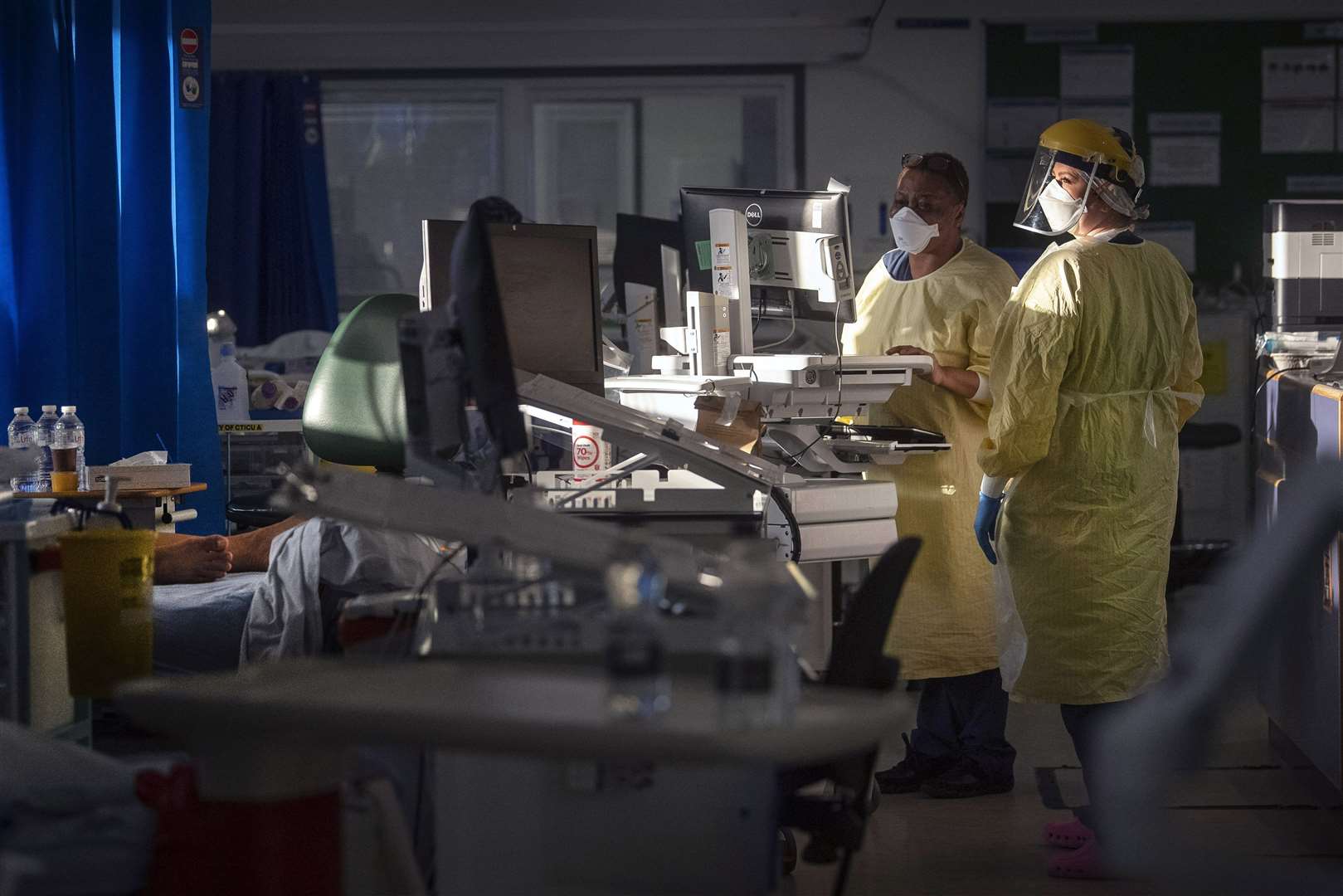 Nurses work in the Intensive Care Unit (ICU) in St George’s Hospital in Tooting (Victoria Jones/PA)