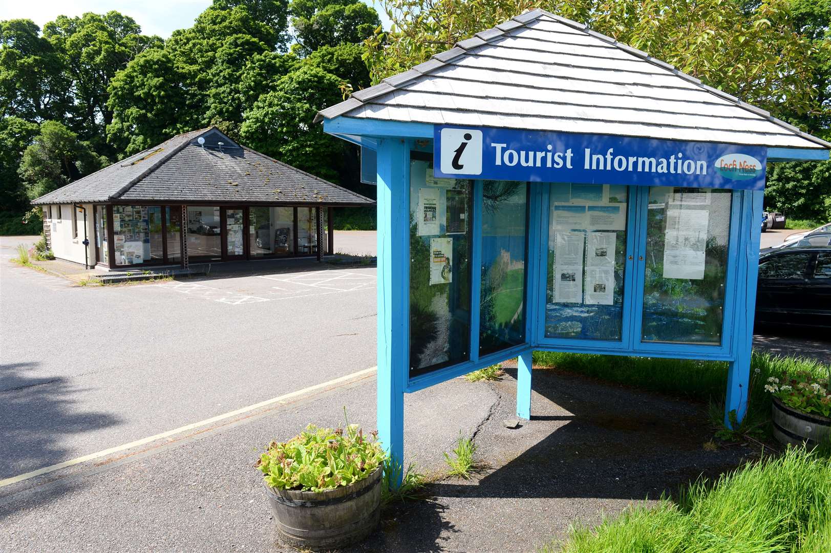 The community-led venture acquired and refurbished the visitor information centre and public toilets in the village car park in Drumnadrochit.