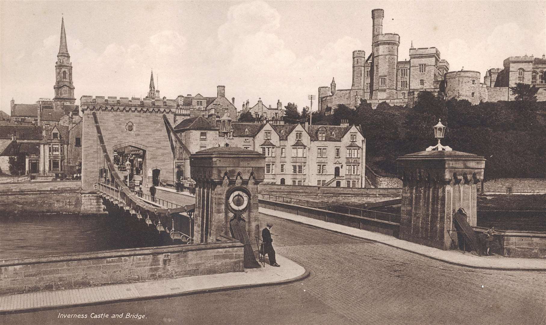The bridge which ultimately replaced the damaged 17th century crossing, but was itself demolished and replaced by the modern crossing in 1961.