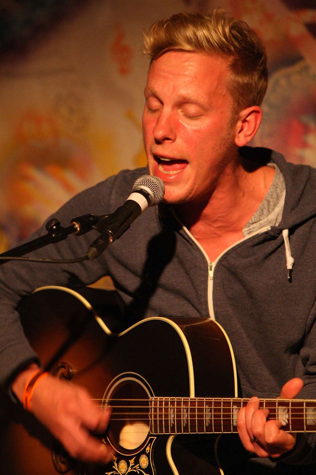 Actor turned songwriter Laurence Fox is just one of the many familiar faces to have performed at Hootananny.
