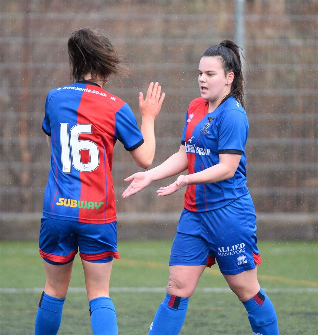 Mary Macleod in action for Caley Thistle.