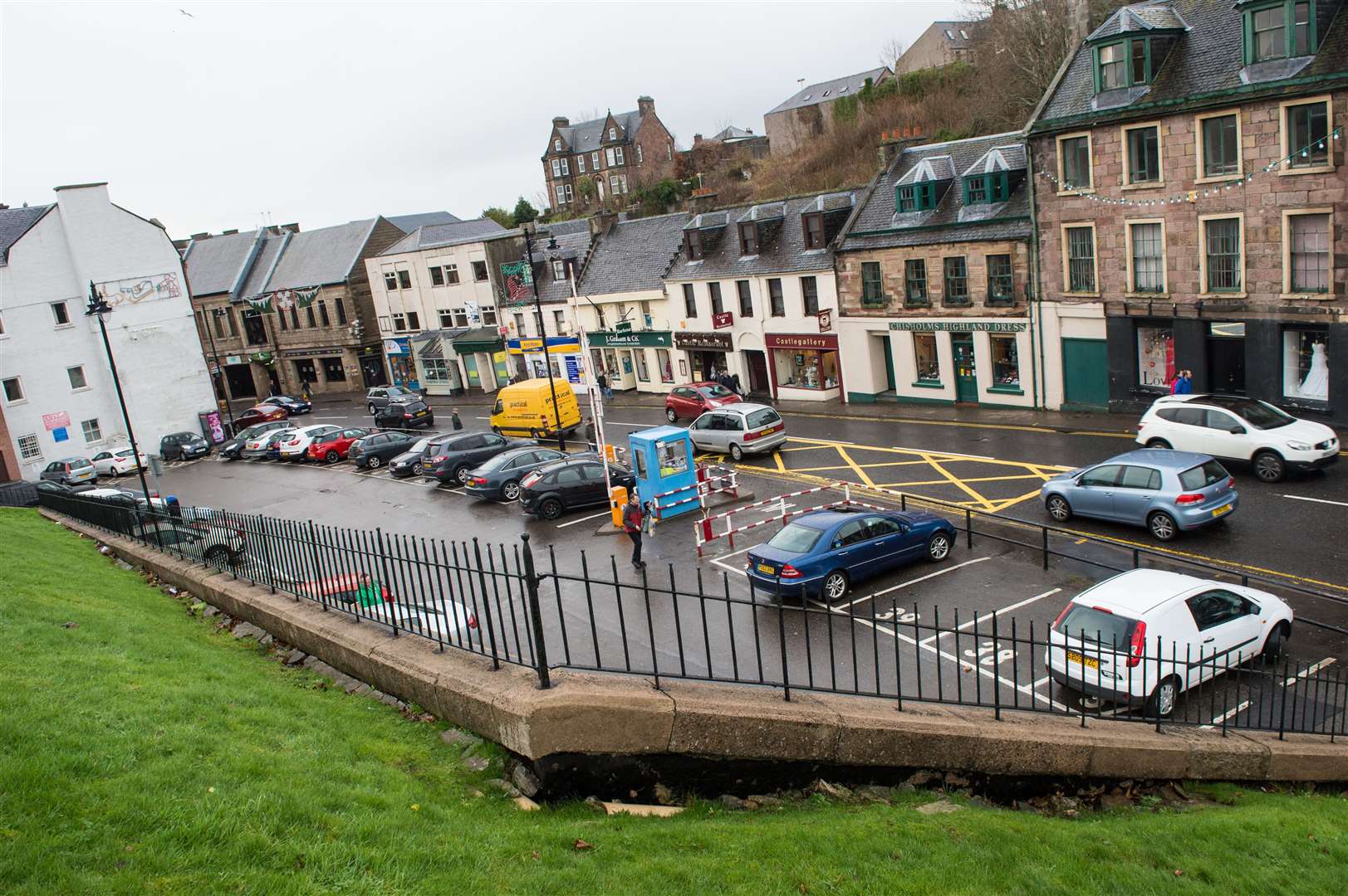 Changes are to be made to Castle Street to make social distancing easier.