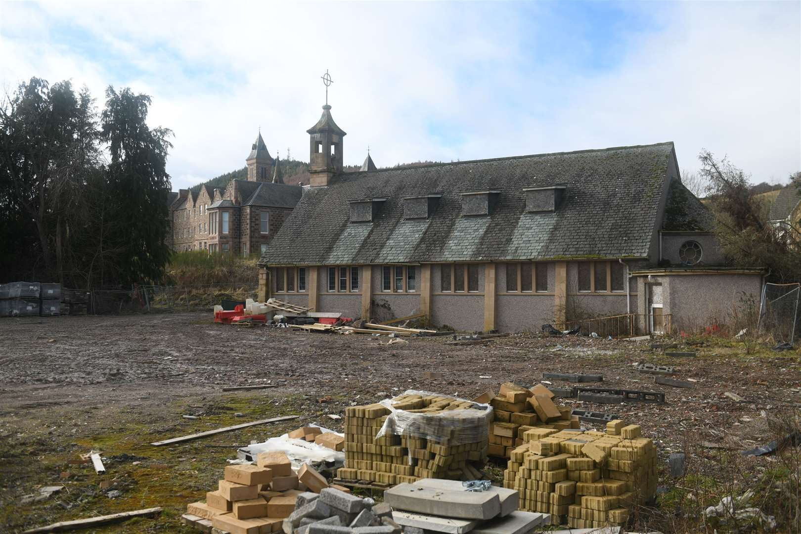 The disused chapel and proposed shop site at Westercraigs.