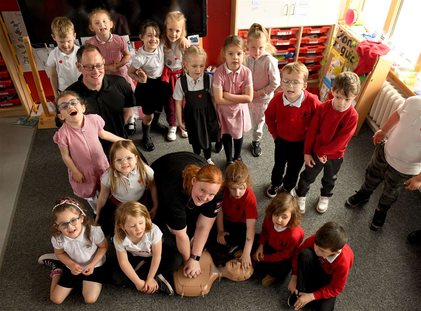 Gerard Paton and Sammy MacNeill from Highland Training Group came in to Dalneigh Primary School to teach the children how to perform CPR. Picture: James Mackenzie