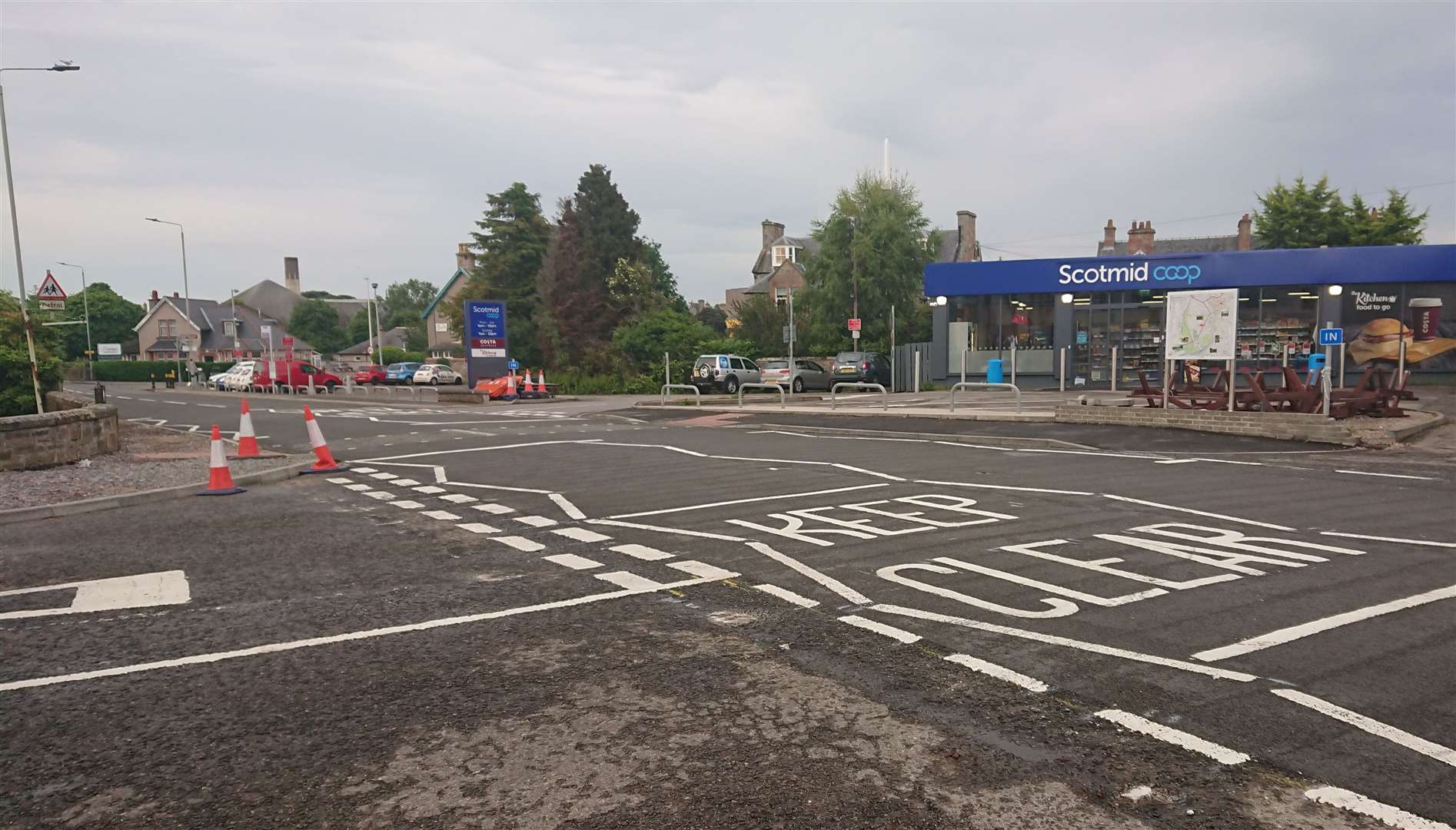 Work is to restart on a pedestrian crossing in Glenurquhart Road.