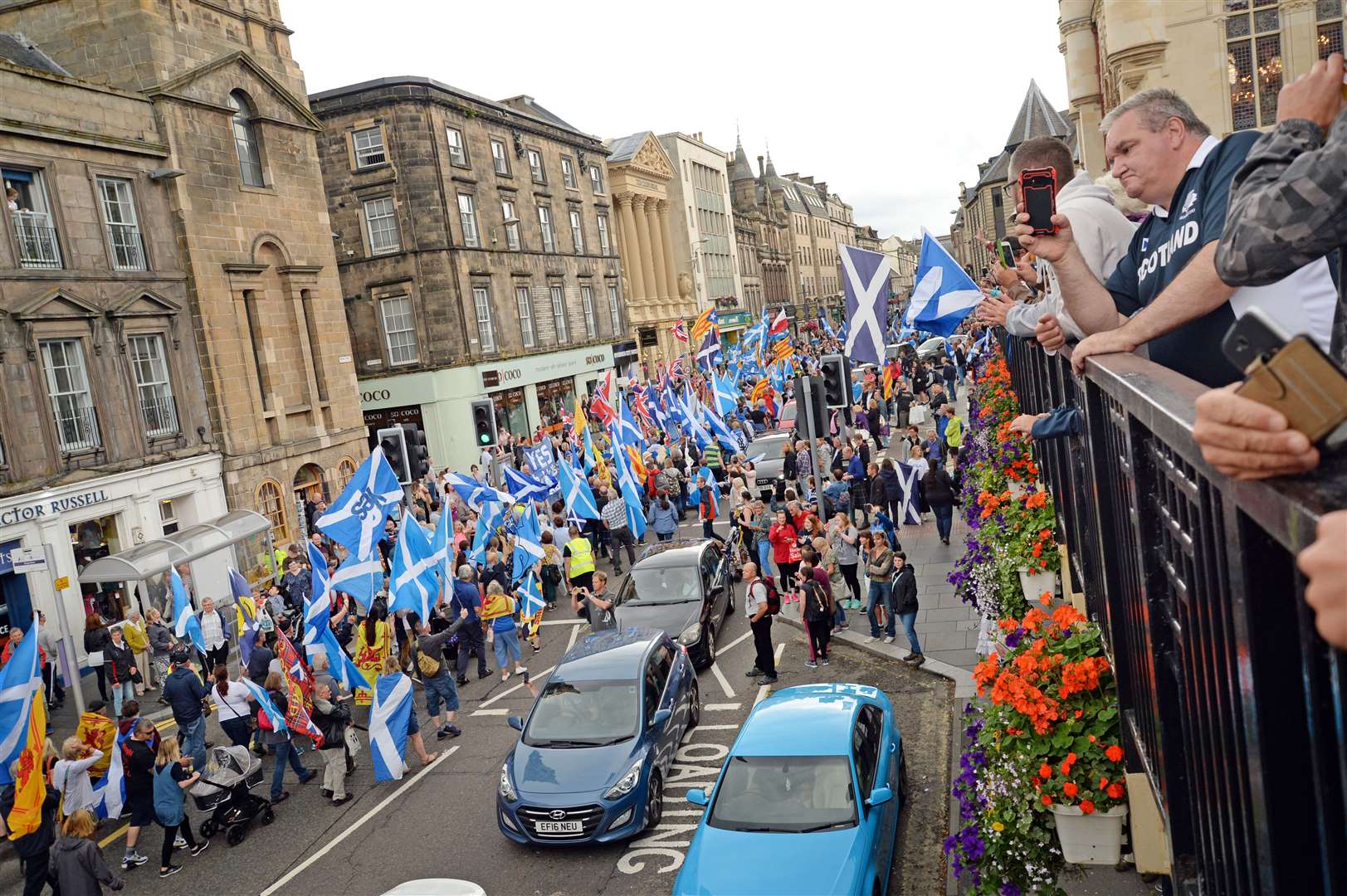 The High Street....All Under One Banner..Picture: Gair Fraser. Image No. 041709...